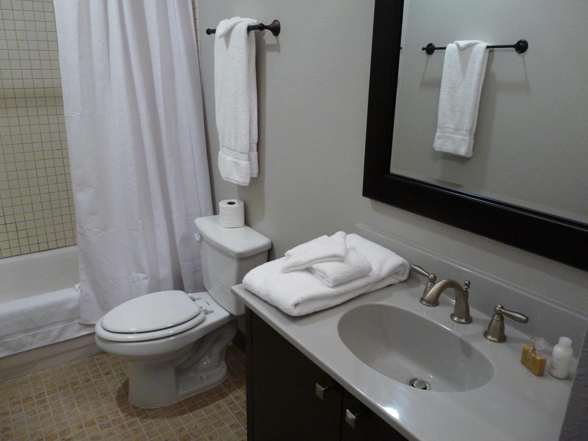 Anthea At The Granite Aparthotel Albuquerque Bagian luar foto